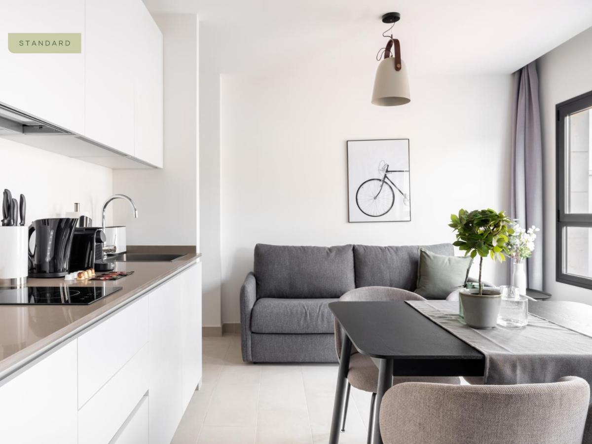 Limehome Sevilla Calle Torcuato Luca De Tena - Digital Access エクステリア 写真