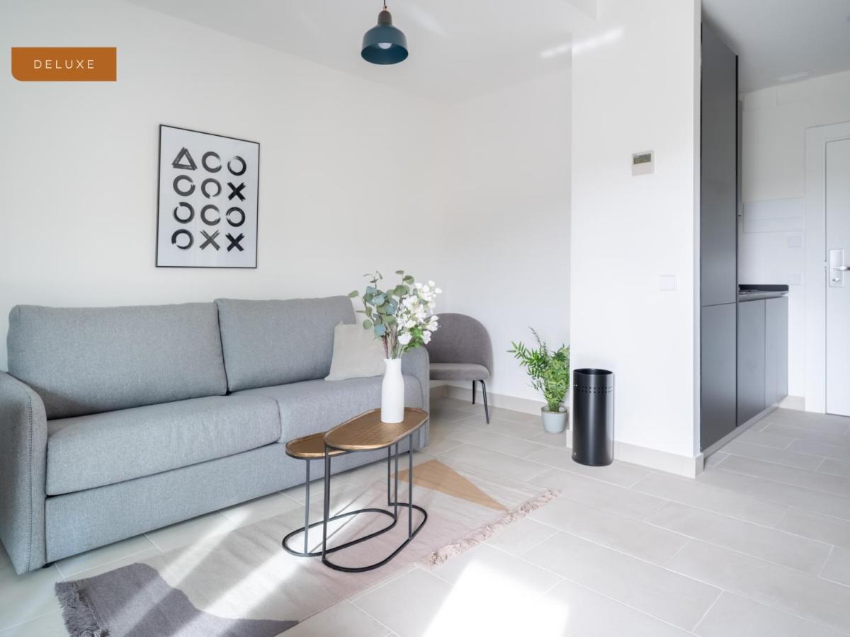 Limehome Sevilla Calle Torcuato Luca De Tena - Digital Access エクステリア 写真